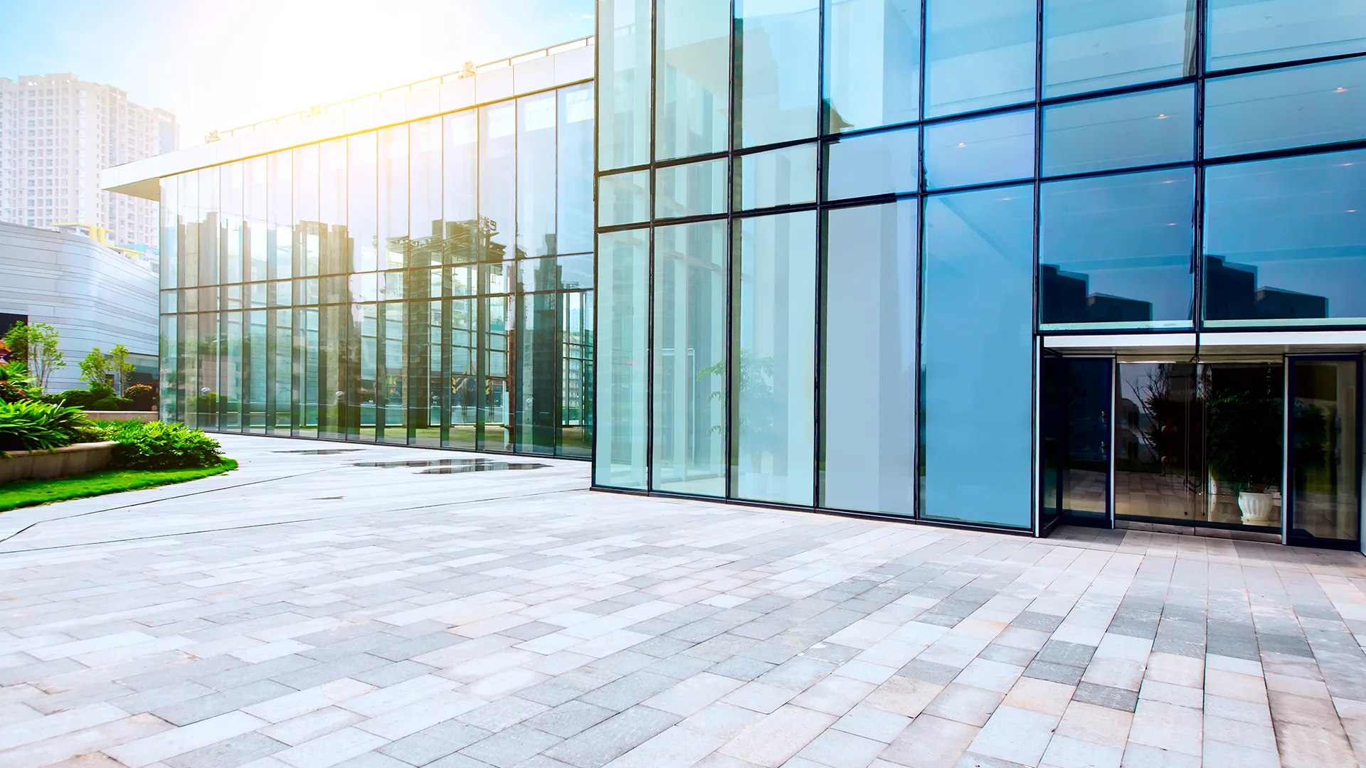 Featured image for “Choosing the Right Storefront Glass for Your Business: A Guide”